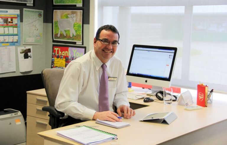 پیام تصویری مدیر مدرسه