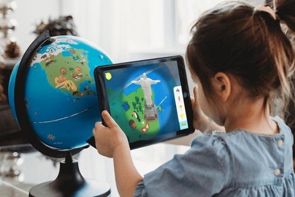 تصویر کاربرد واقعیت افزوده (AR) در آموزش و کلاس درس